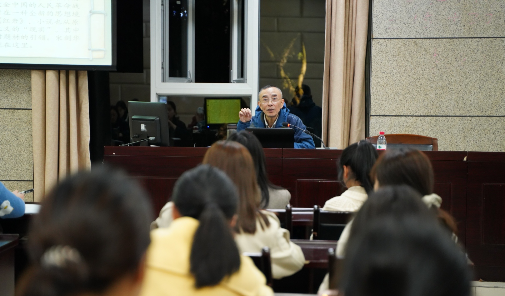 周晓风新闻图片1.jpg